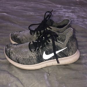 Women’s Nike Free RN Flyknit Shoes